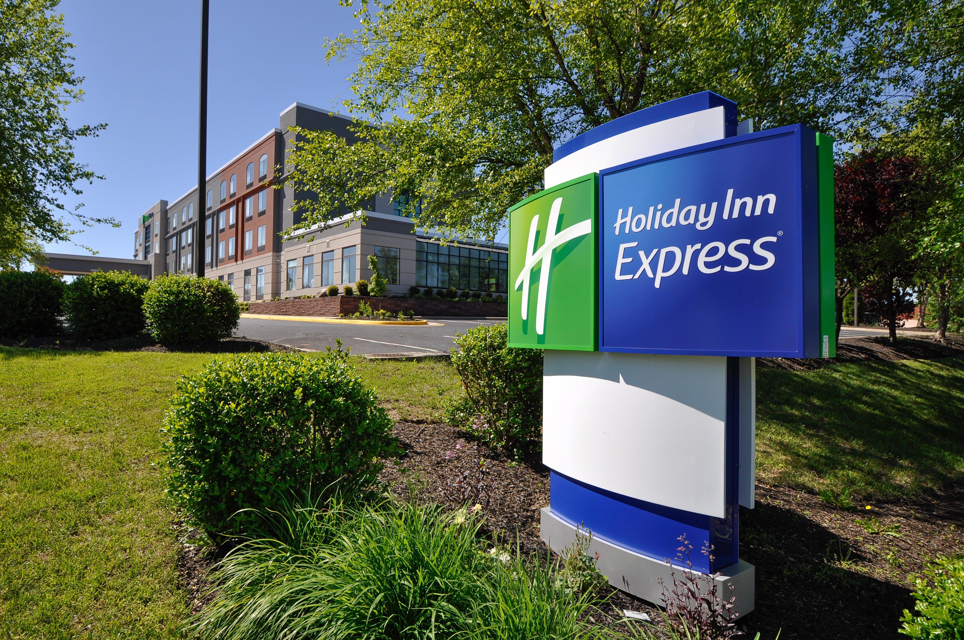 Holiday Inn Express Quantico Стаффорд Экстерьер фото